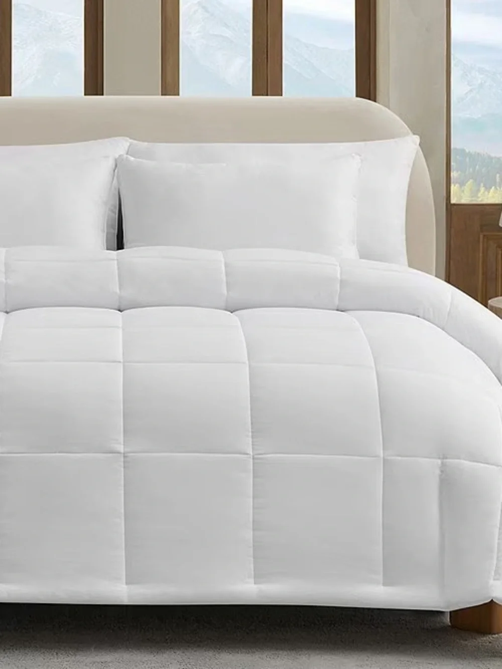 VGUC UGG Down Alternative Comforter - Full/Queen